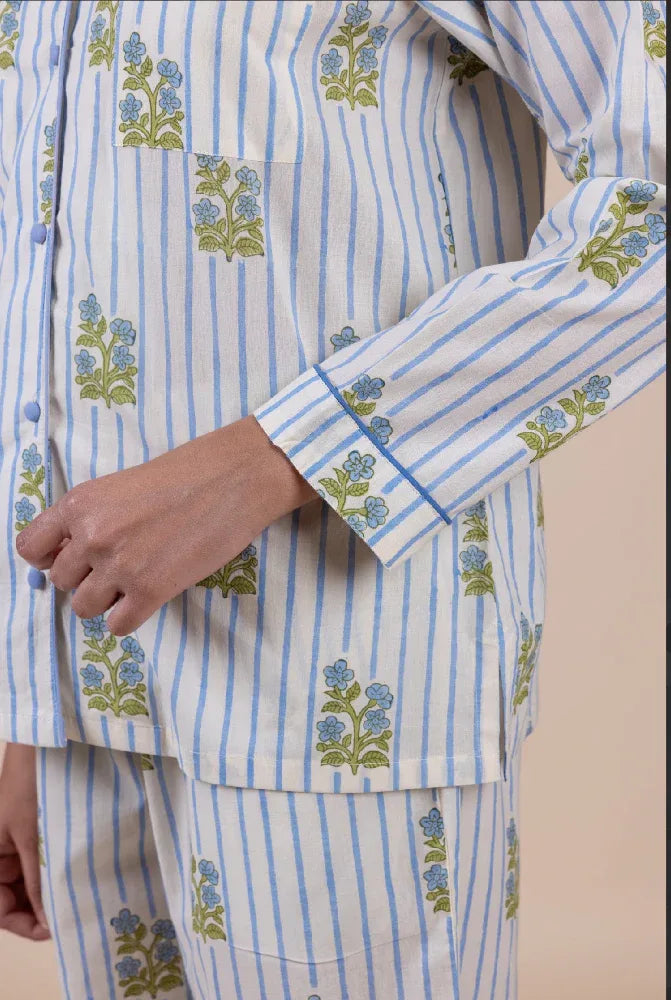 Hand-printed meadow cotton pyjamas - close up of floral print detail