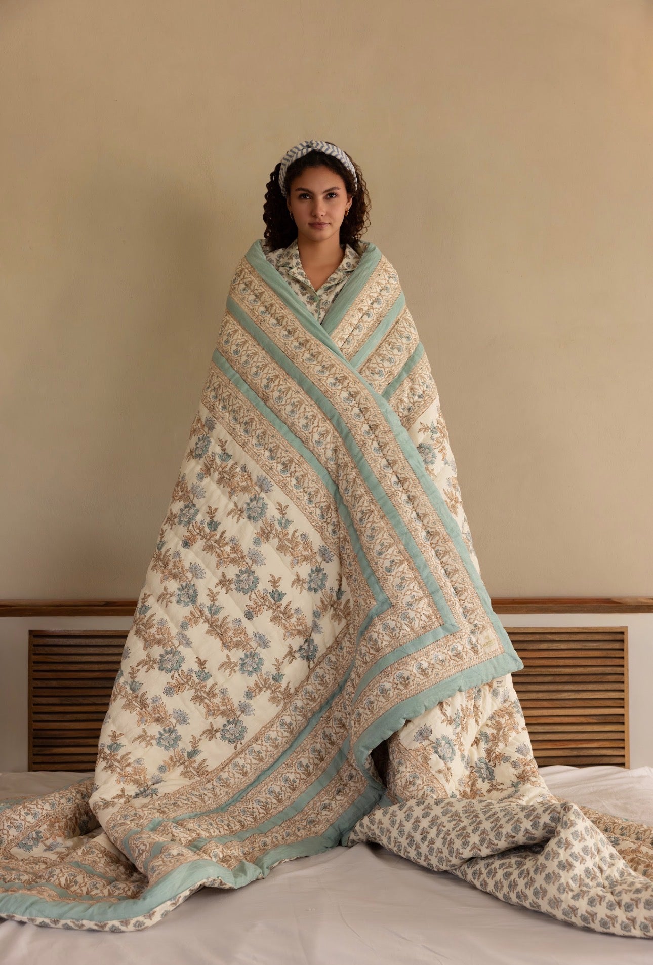 Luxury Quilted Bedspread / Eiderdown - Paxford Mist