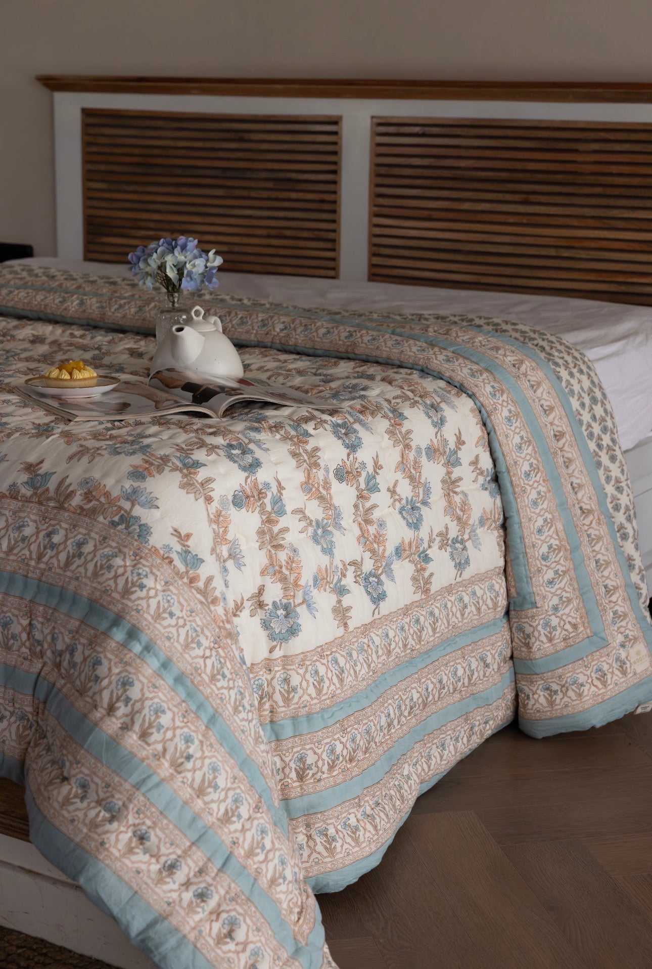 Luxury Quilted Bedspread / Eiderdown - Paxford Mist