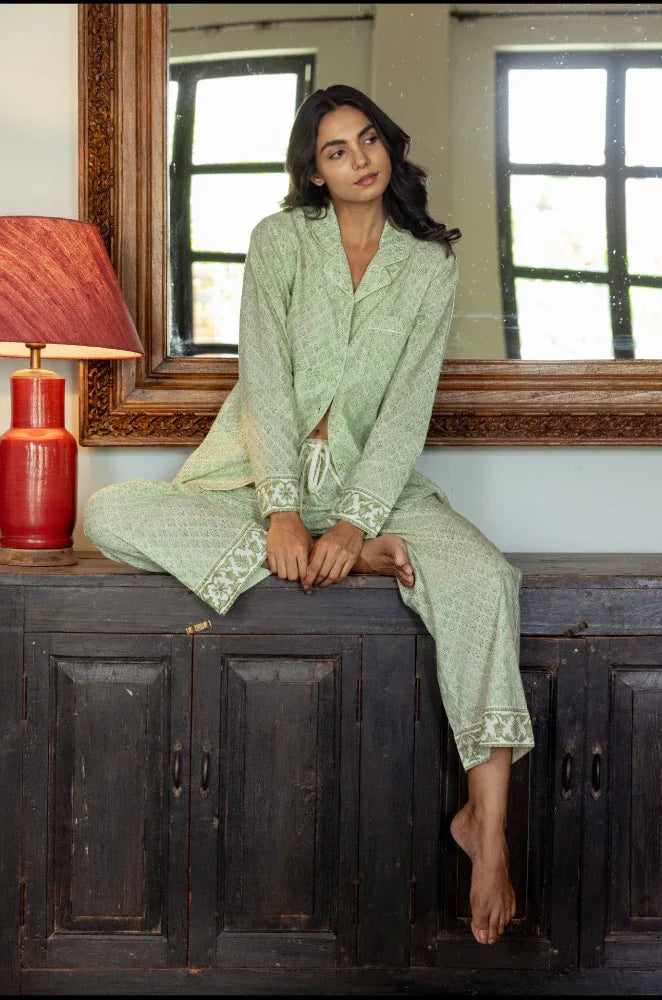 Block printed cotton pyjamas detail - Ditsy Haze pattern