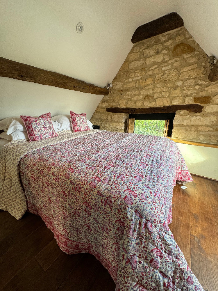 Luxury Quilted Bedspread / Eiderdown - Broad Campden Poppy