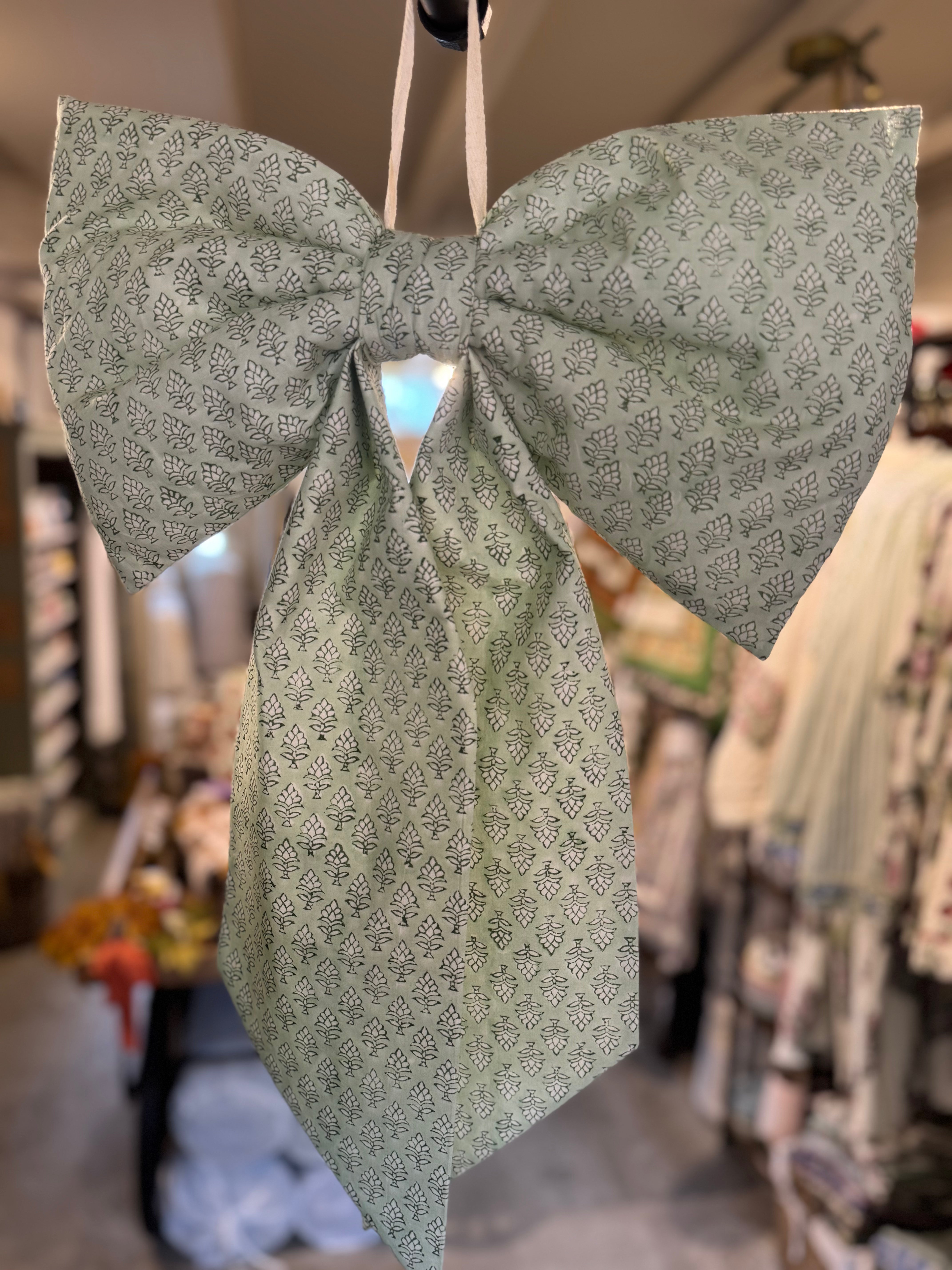 Rococo Bow x Mooch Large Bow
