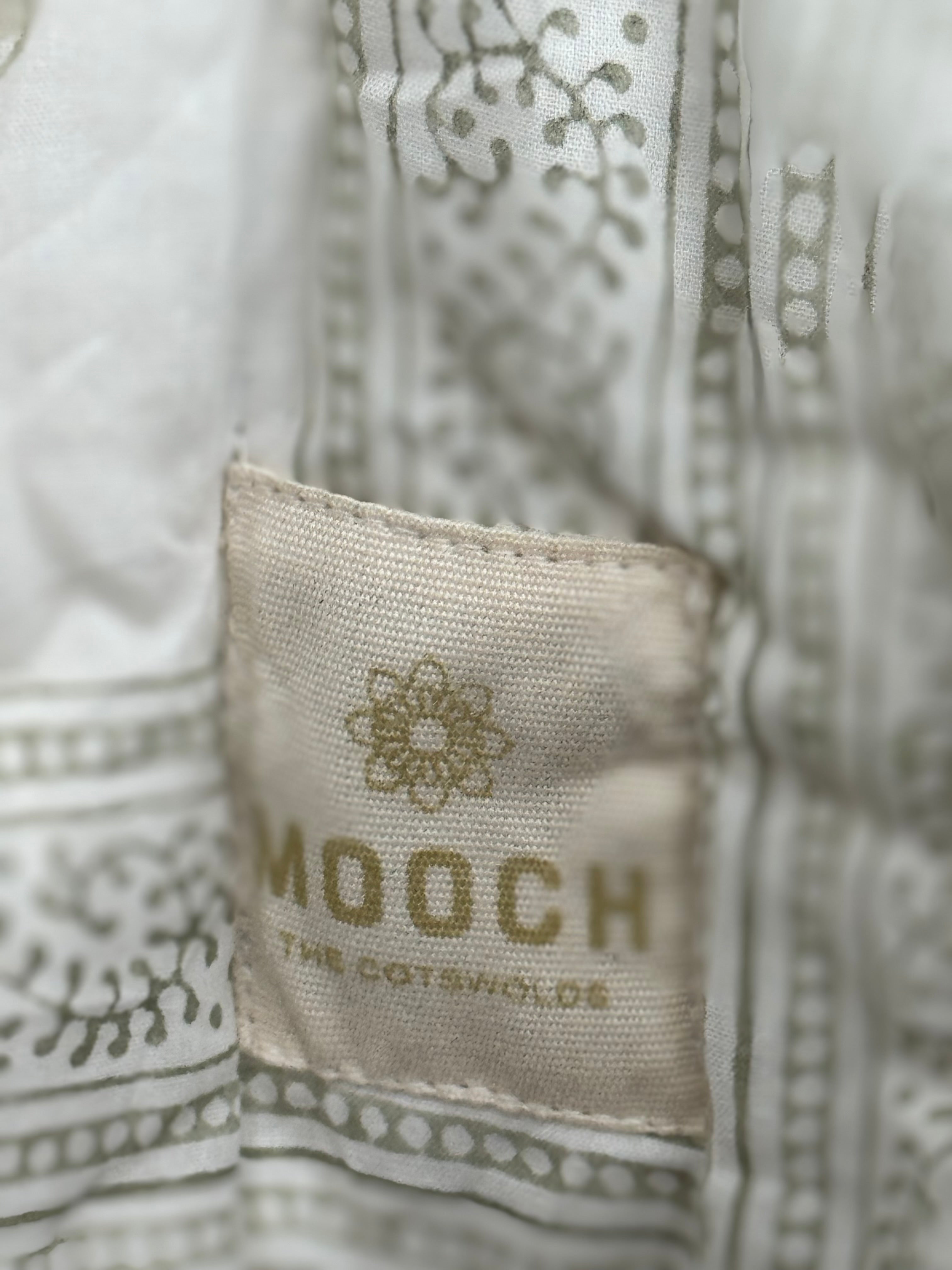 Enzo quilt and Mooch label zoom in 